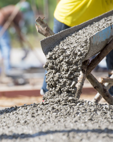 Betonmischung auf einer Baustelle in Gmunden